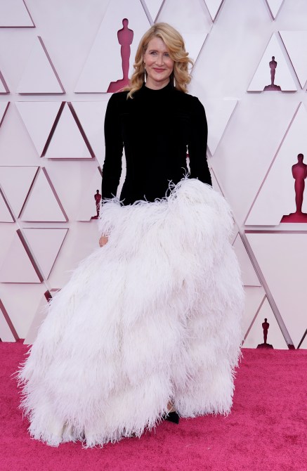 STYLECASTER | Oscars Fashion 2021