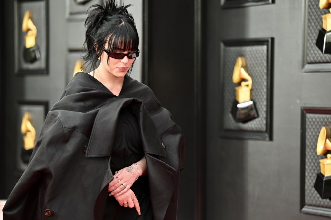 Billie Eilish Grammys 2022 look