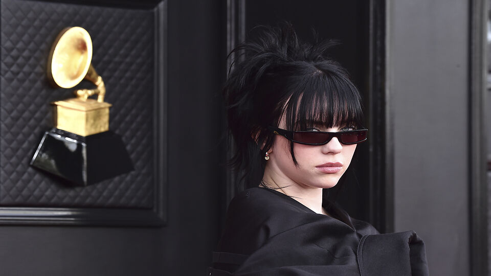 Billie Eilish Grammys 2022 Look