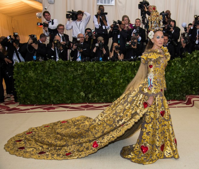 STYLECASTER | Sarah Jessica Parker Met Gala Look 2022 