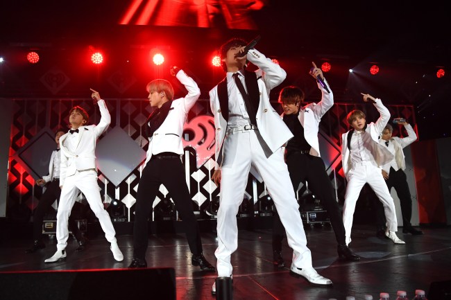 STYLECASTER | Men's Group Halloween Costumes