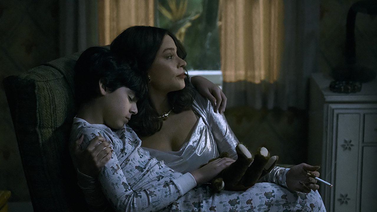 Martin Fajardo as Ozzy, Sofia Vergara as Griselda in episode 101 of Griselda.