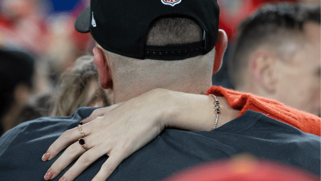 Travis Kelce and Taylor Swift Chiefs Game Friendship Bracelet