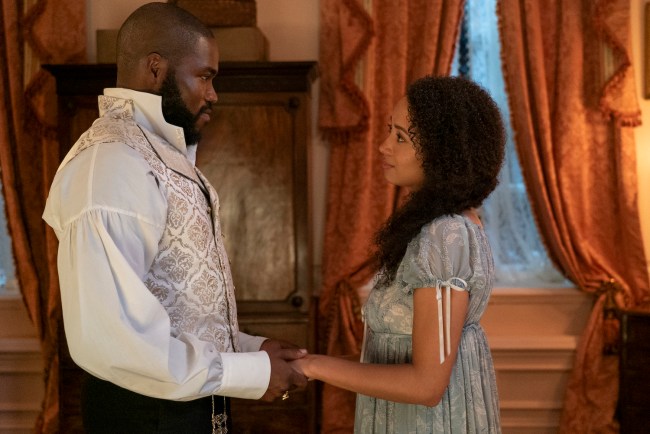 Martins Imhangbe as Will Mondrich, Emma Naomi as Alice Mondrich in episode 302 of Bridgerton.