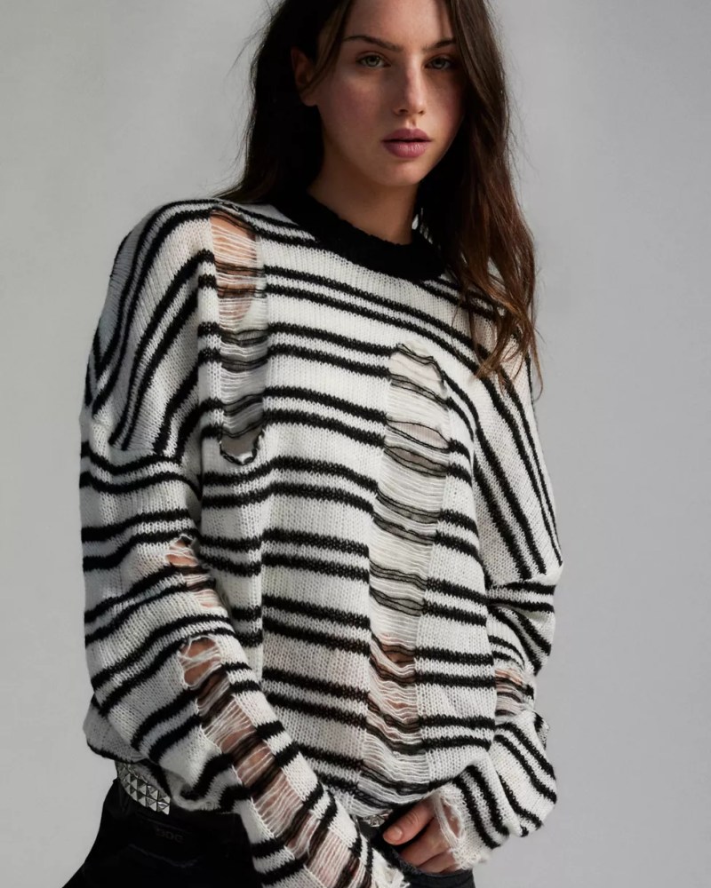 Sweater Trends 2024: Messy Knits, Sweater Paws, & More