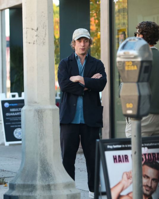 Jeremy Allen White, Baseball Cap, The Mets, baseball