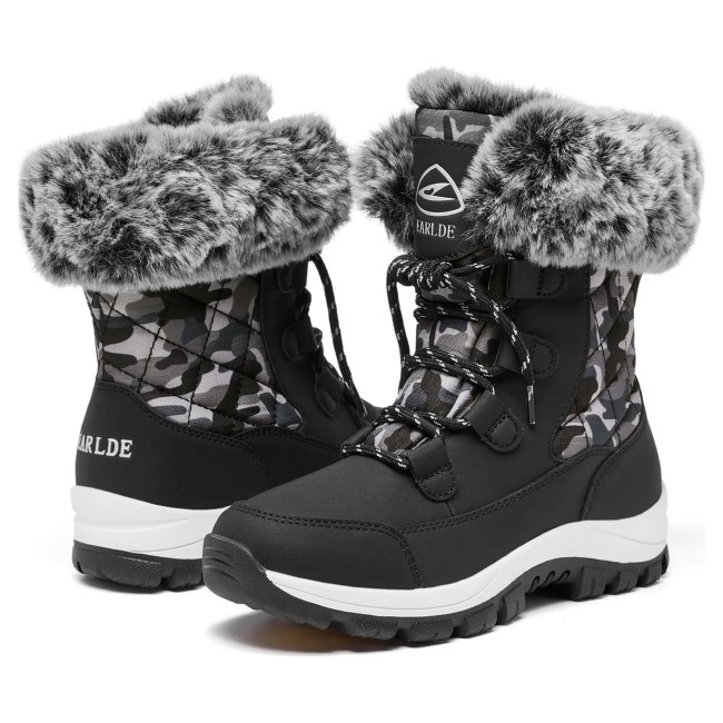 Engtoy Women Snow Boots in black