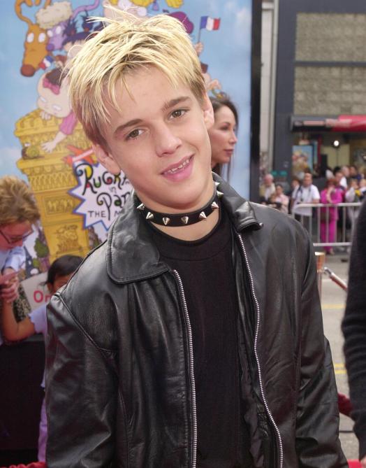 381117 15: Performer Aaron Carter arrives at the premiere of Paramount's "Rugrats in Paris - The Movie" November 5, 2000 at Mann's Chinese Theatre in Hollywood, CA.