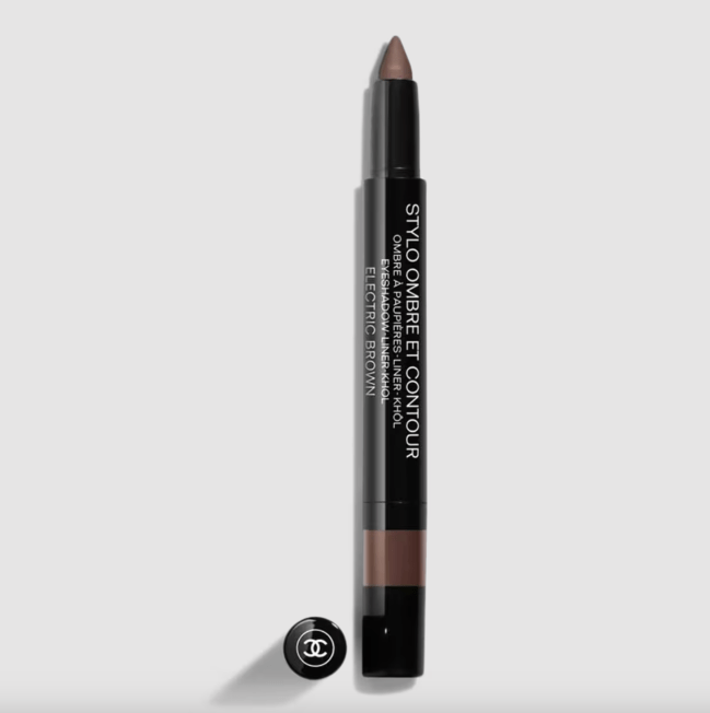 Chanel Stylo Ombre et Contour Eyeshadow in Electric Brown, in a black pen.