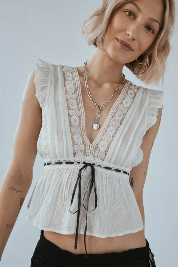 What to Wear to Sabrina Carpenter's Short n’ Sweet Concert 2025