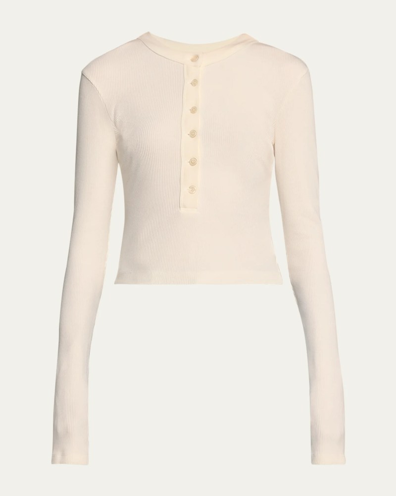 Sweater Trends 2025: Sweatshirts, Sheer Sweaters, and Short Sleeves