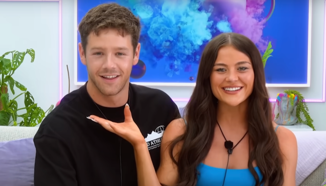 Chloe and Reid Love Island Australia