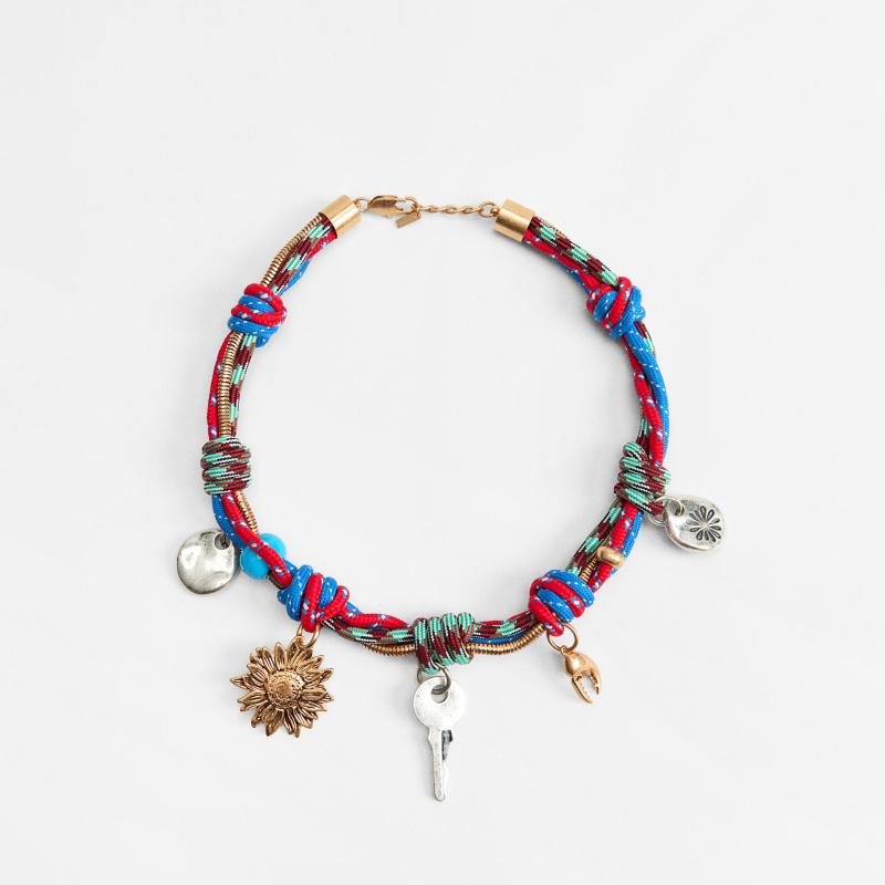 2025 Men's Jewelry Trends: Brooches, Scarves & Chokers