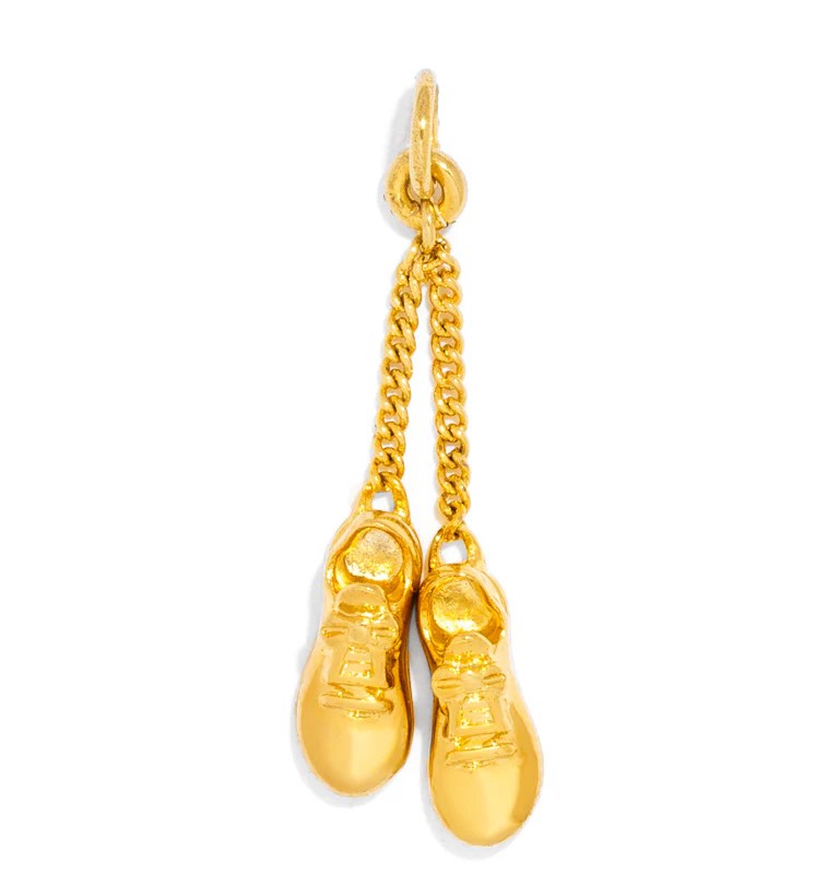 Men’s Sneaker Trends 2025: Suede, Chunky, & Velcro