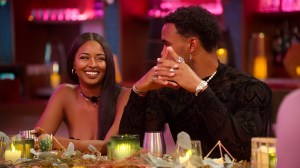 Are Zoe and Travis still together from Sneaky Links?