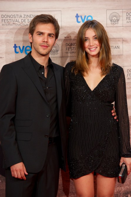 SAN SEBASTIAN, SPAIN - SEPTEMBER 21:  Spanish actress Ana de Armas and husband Marc Clotet attend "La Voz Dormida" premiere at the Kursaal Palace during 59th San Sebastian International Film Festival on September 21, 2011 in San Sebastian, Spain.  (Photo by Carlos Alvarez/Getty Images)